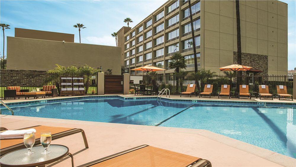 Courtyard By Marriott Los Angeles Woodland Hills Esterno foto