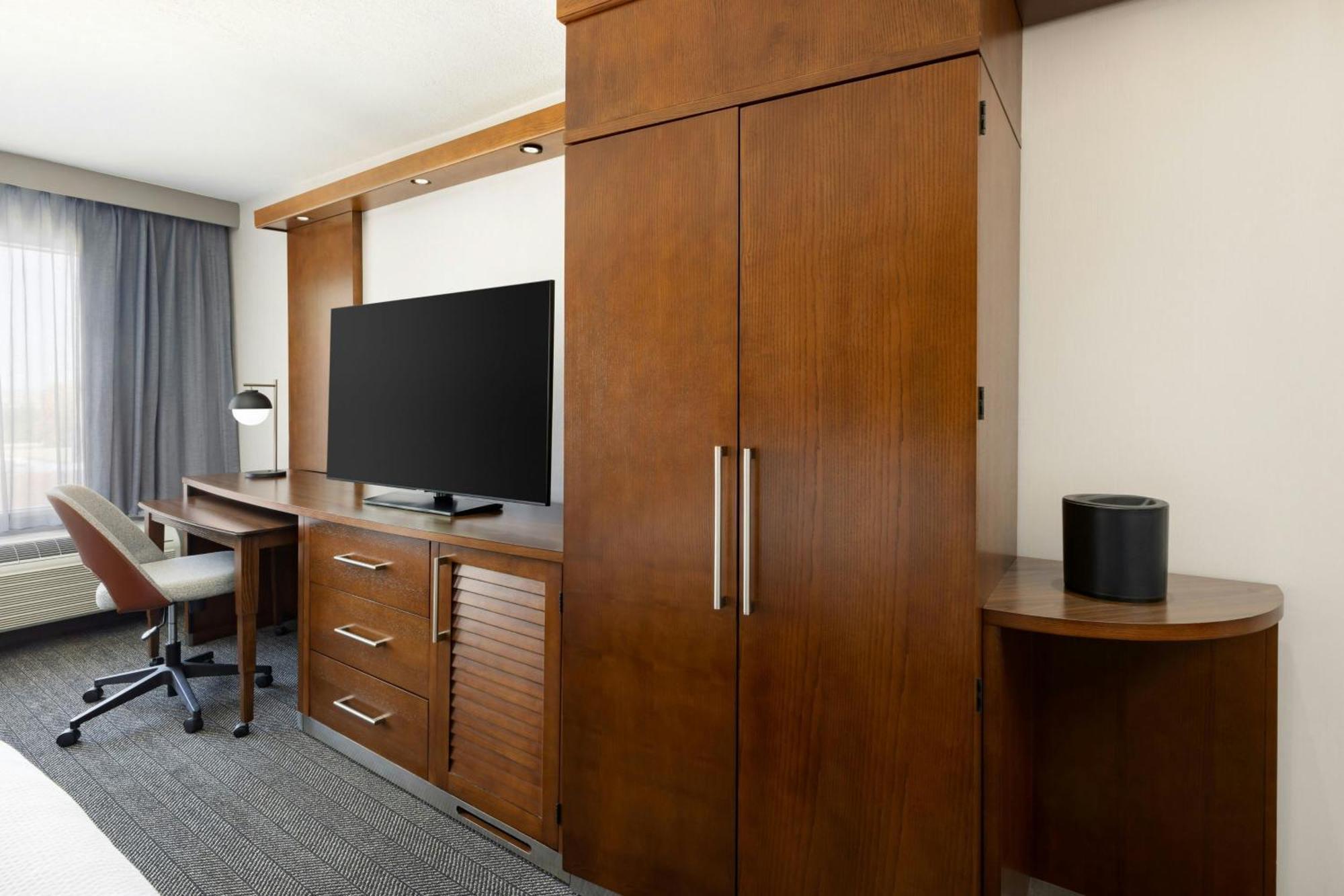 Courtyard By Marriott Los Angeles Woodland Hills Esterno foto