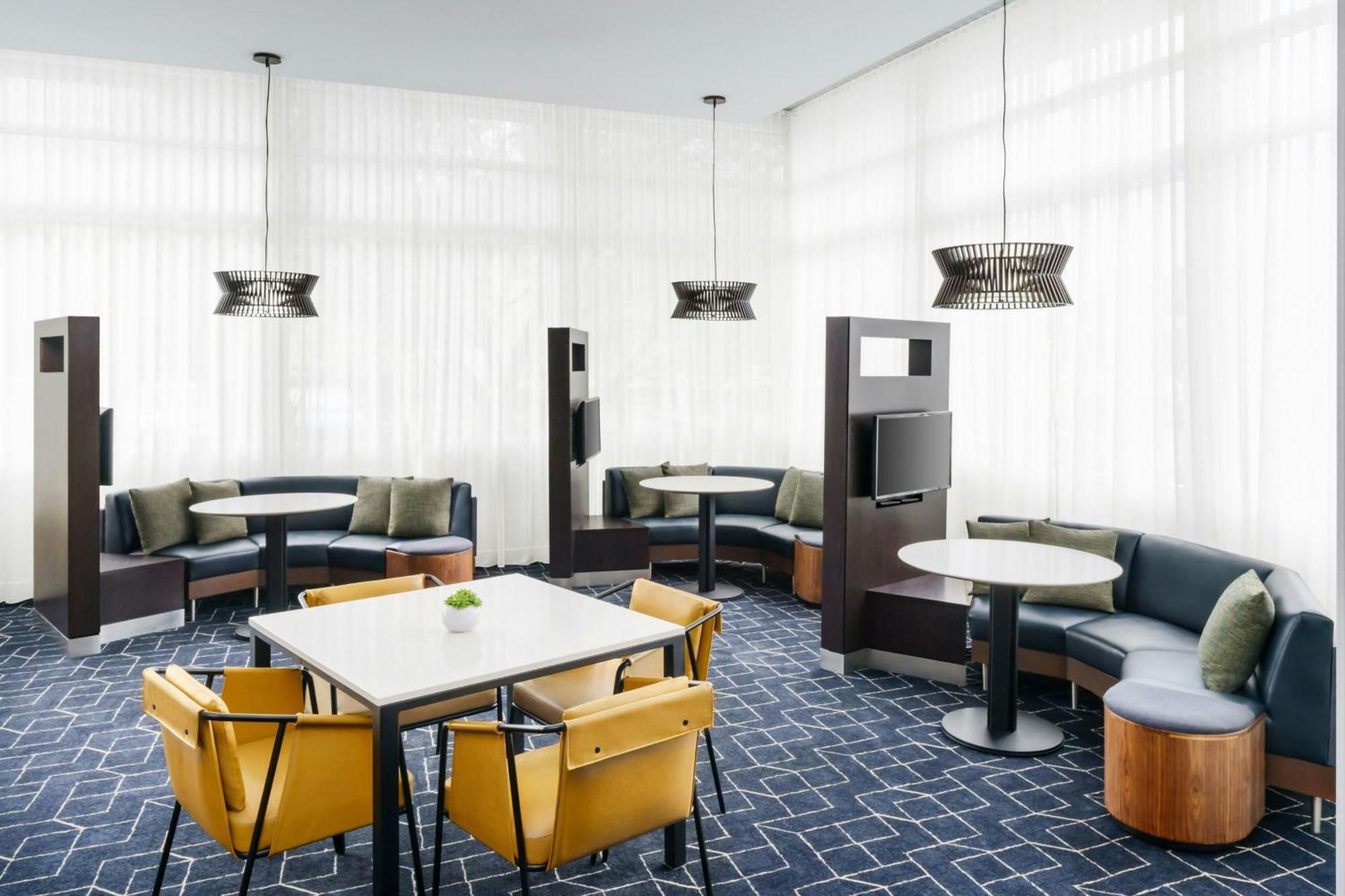Courtyard By Marriott Los Angeles Woodland Hills Esterno foto