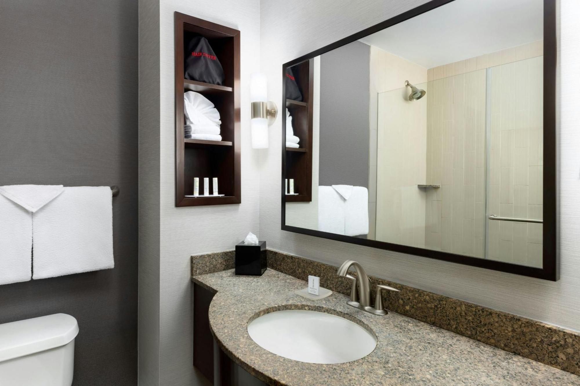 Courtyard By Marriott Los Angeles Woodland Hills Esterno foto