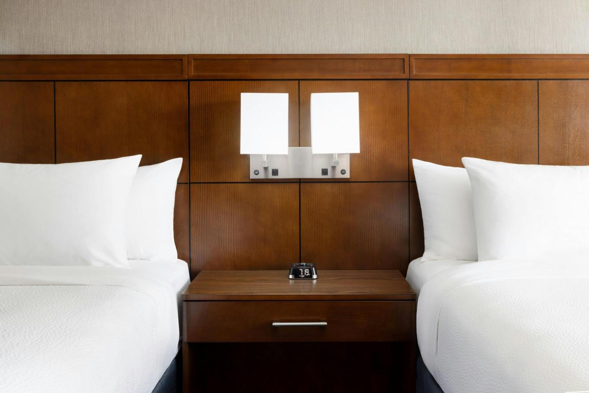 Courtyard By Marriott Los Angeles Woodland Hills Esterno foto