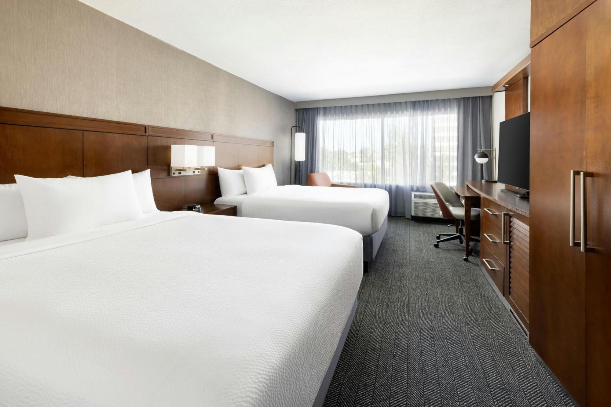 Courtyard By Marriott Los Angeles Woodland Hills Esterno foto