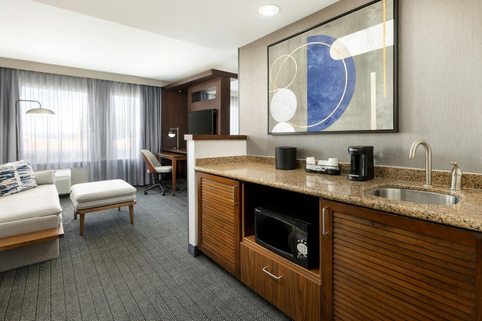 Courtyard By Marriott Los Angeles Woodland Hills Esterno foto